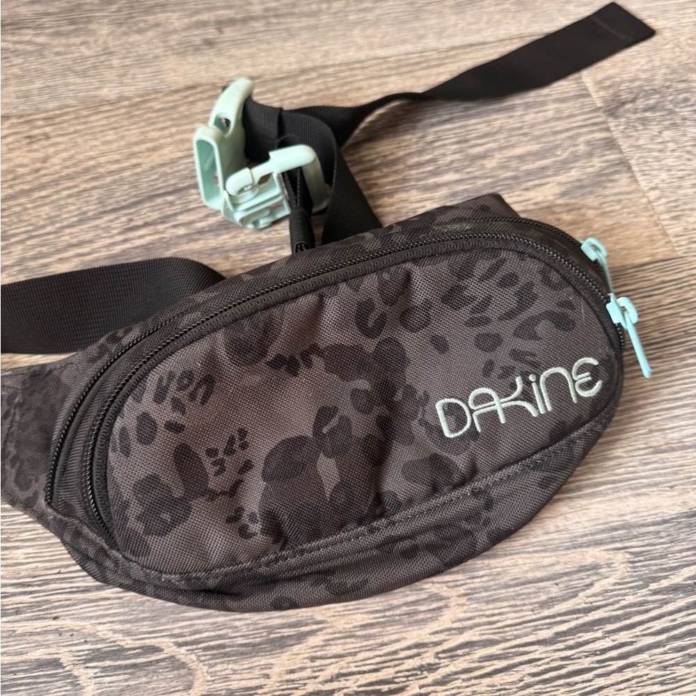 Dakine Charcoal and Aqua Waist Pack Vintage Rare